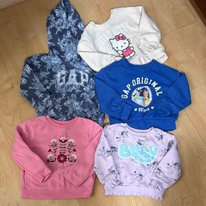 GAP Kids Girls Bluey, Hello Kitty, Floral blue love shack fancy Sweatshirt 2T